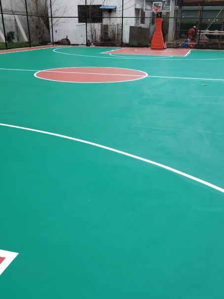 昌平 球场长期使用易出现地面开裂